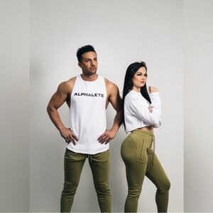 Alphalete Essential Core Olive Green Tapered Leg Jogger Pants. NWOT Men Medium